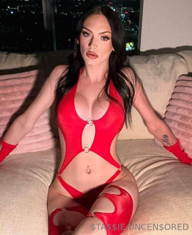 Wanna see my new videos? DM me babe!!