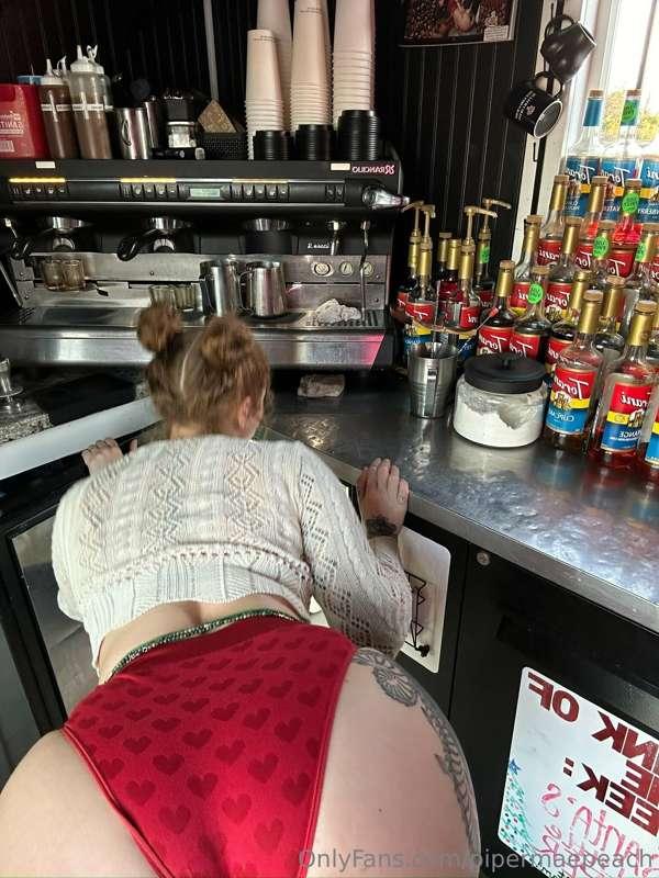 Oooops! ~ I sure hope I don’t get stuck in here 🍑