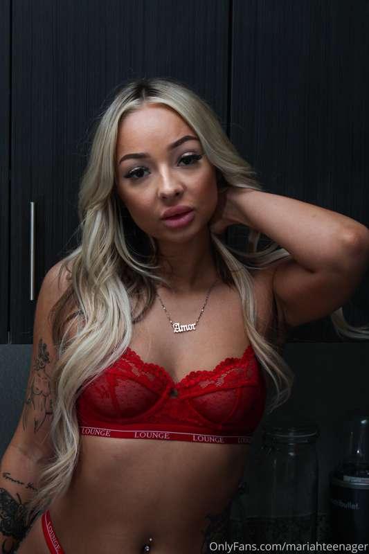 Loving all my loyal babies extra hard right about now💋
click..