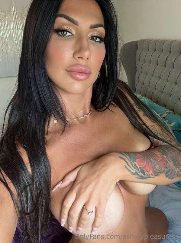 Have you seen my new girl on girl content? It’s HOT 🔥