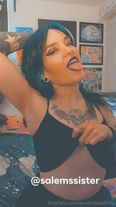 🧙‍♀️🔮 BIG BOOTY GOTH WITCH🔮🧙‍♀️🍀MONDAY IS MY BIRTHDAY (Daily..
