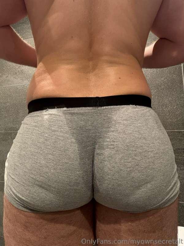 Get your face in that ripe sweaty gym pussy and snifffffffff..