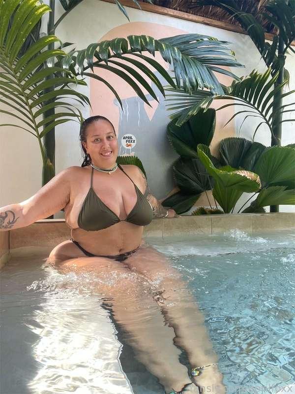 aprilfoxx image #0