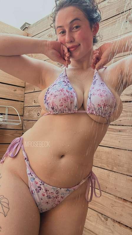 Do you like the way my boobs spill out of this bikini top? 😘..