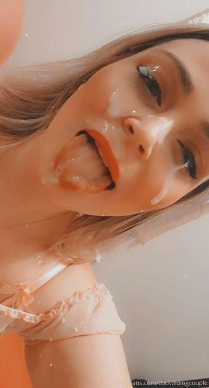 Ummmm I'm in need for a cum rag who voulnteers. 😈taking adva..
