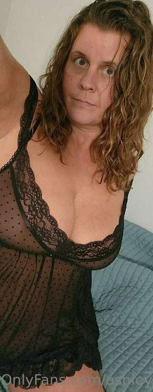 Black makes me feel elegant 🖤🖤