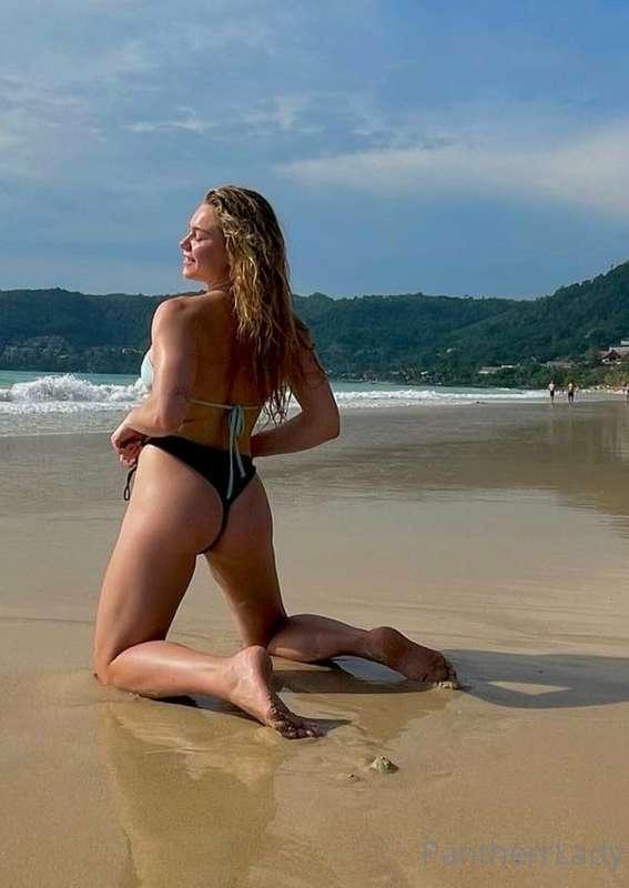 Wanna spend this summer with me? 🥵💧🌊☀️