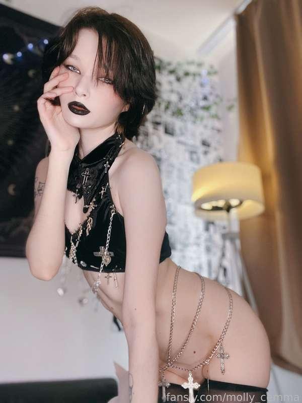 molly_cemma image #1