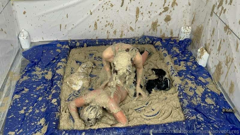 Did someone say girl on girl mud wrestling?!? Hell yeah my d..