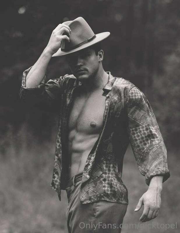 Don’t you ever give up on yourself! Tip your hat to that my ..