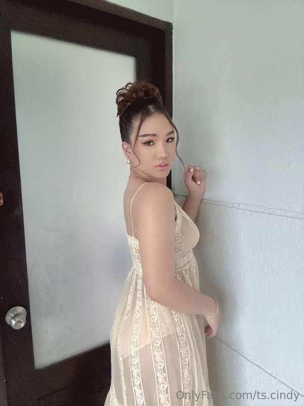 The photo in a delicate dress turned out so calm... I want y..