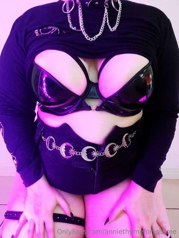 Sexy with no effort, so imagine if I tried harder ;)