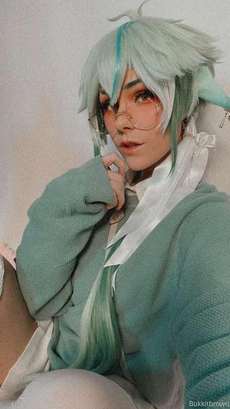 Raise your hand if you’d be interested in a lewd shoot with ..