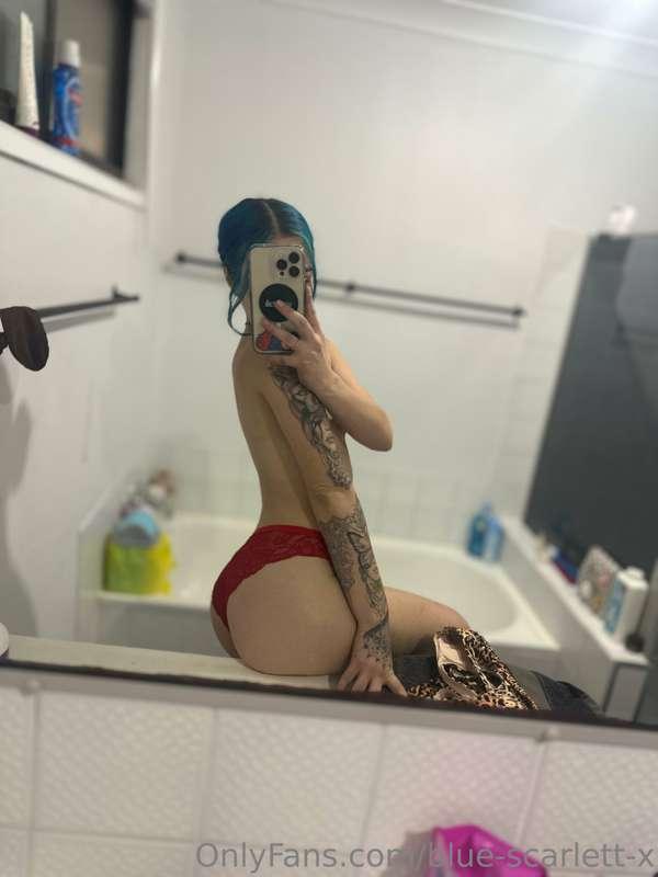 my bathroom sink must love me 😉👅 

deciding what to do today..