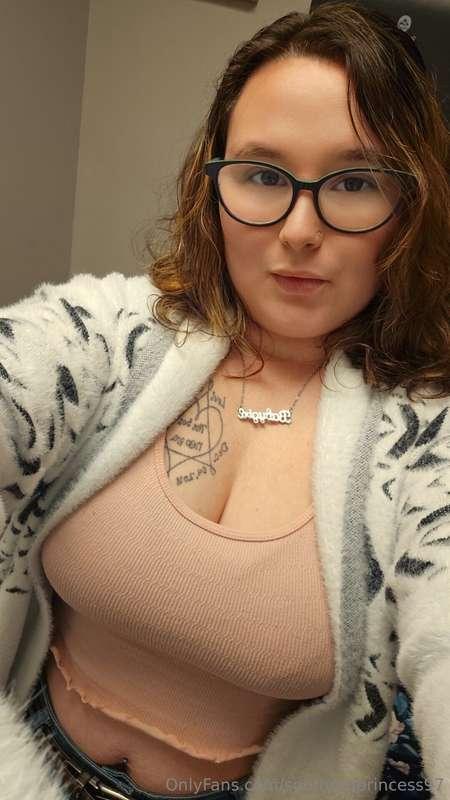 Who's trying to spoil me for valentines day?? 🍑🥵😘Send me you..