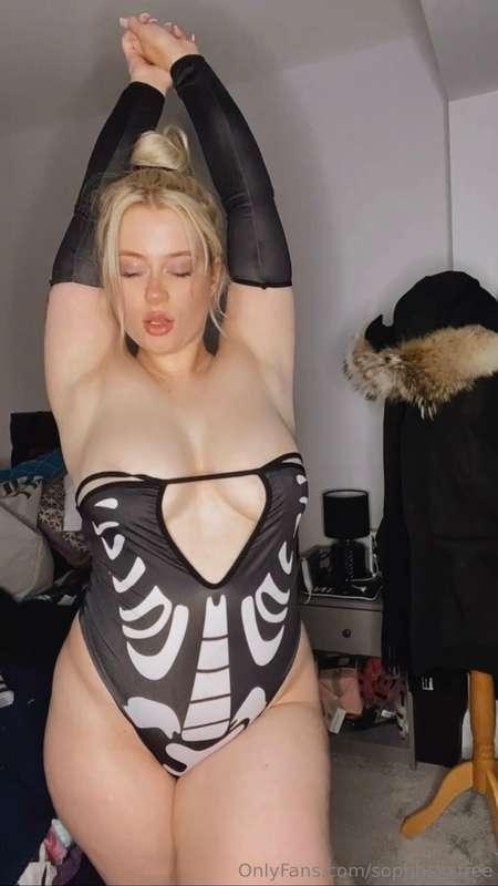 Sale on my other page for lots of Halloween content 👀