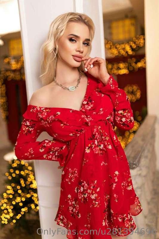 Which girls do you like more?