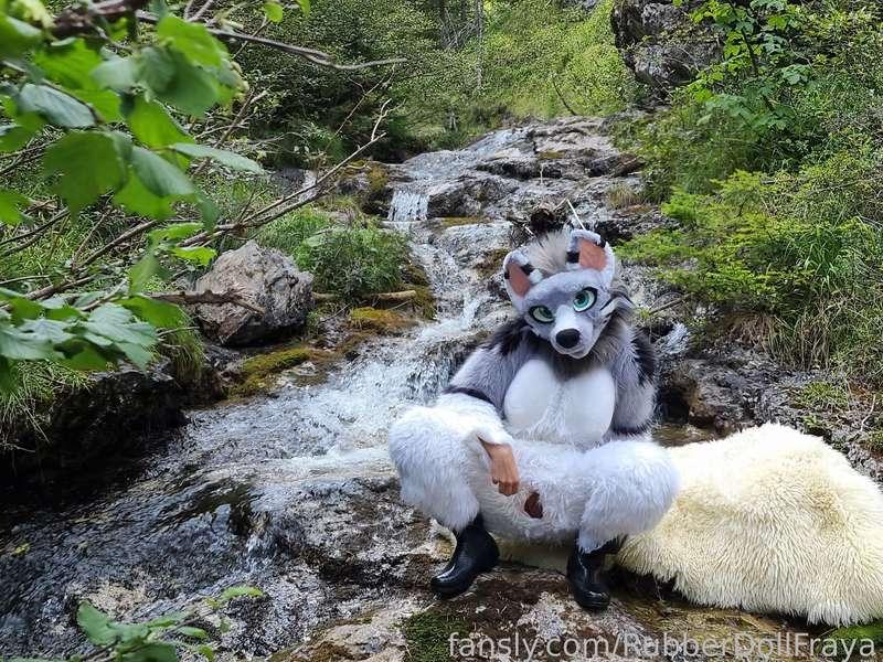 rubberdollfraya image #2