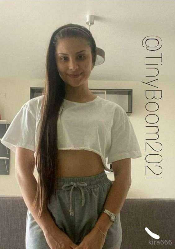 @TinyBoom2021
@TinyBoom2021
Angel face 😇, bitch mind 😈

With..