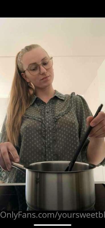 Do you want me to cook for you?😋