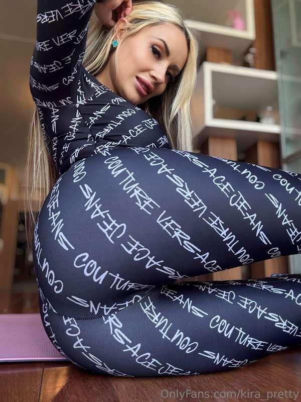 Well, darling… ready to do some stretching with me? 😌🧘‍♀️I h..