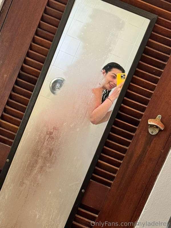 I'm gonna need your "moisturizer" after this hot shower... 🥵..