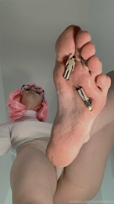 My giantess lovers, where are you?  Show me how you love the..