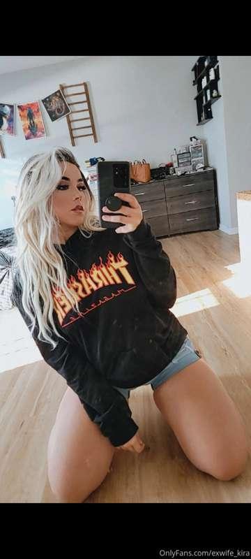 I'm already on my knees for you daddy 😈 pull my hair back an..