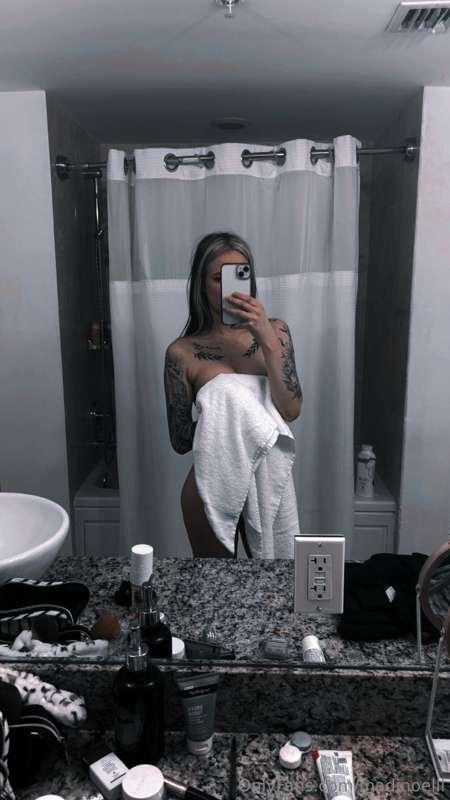 selling snap sessions 👻 and video calls message me ☺️