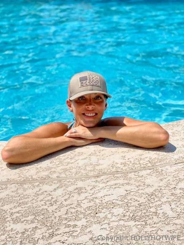Hop on in the water is fine! 💕💕💕