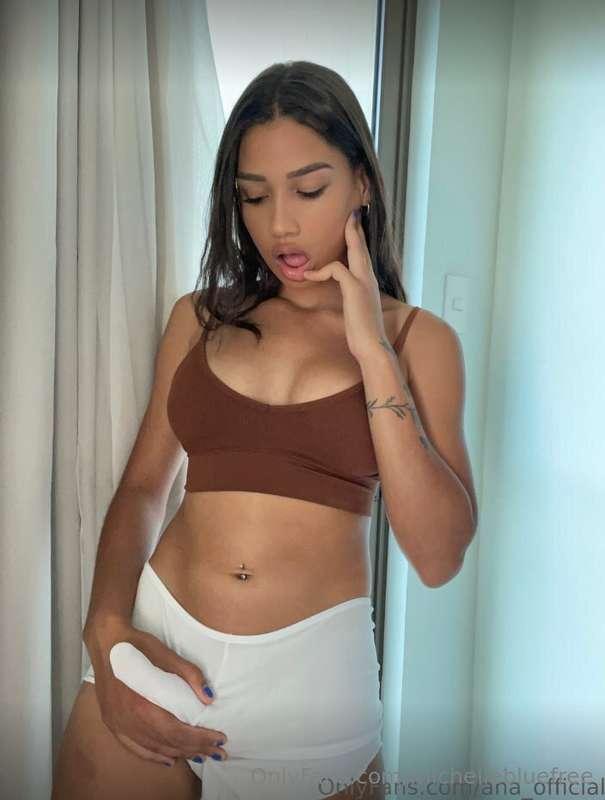 FREE SUBSCRIPTION 🫦The hottest girl with big tits @ana_offic..