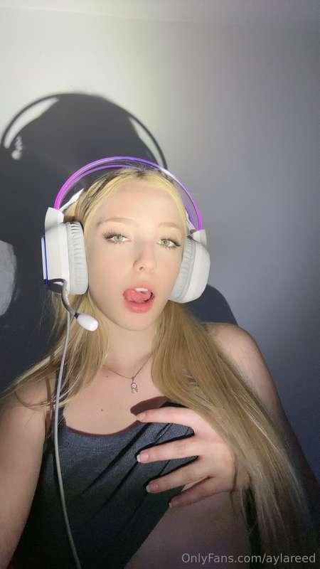 i bet i could ruin your focus😇