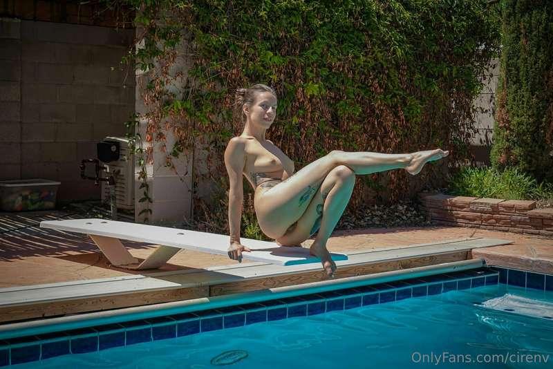 Can you make me as wet as this pool? Are you man enough? 😏💦