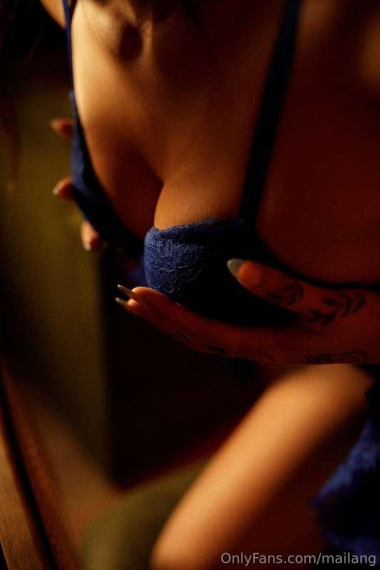 i just posted BRAND NEW content 😈
come get some FREE sneak p..