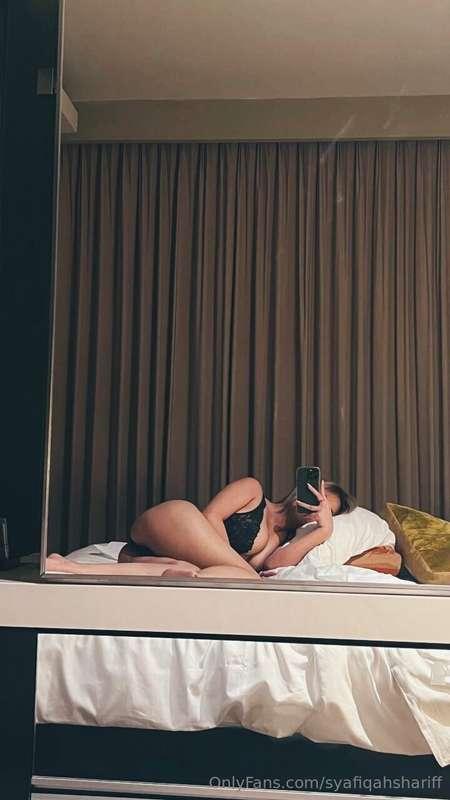 come buy my new set hehe 28 photos of me in my new lingerie ..