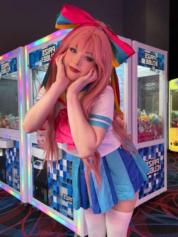 giffany at the arcade 😈