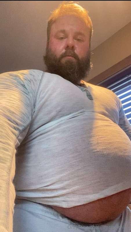 Feeling big and hairy makes me so horny. I just want to thro..