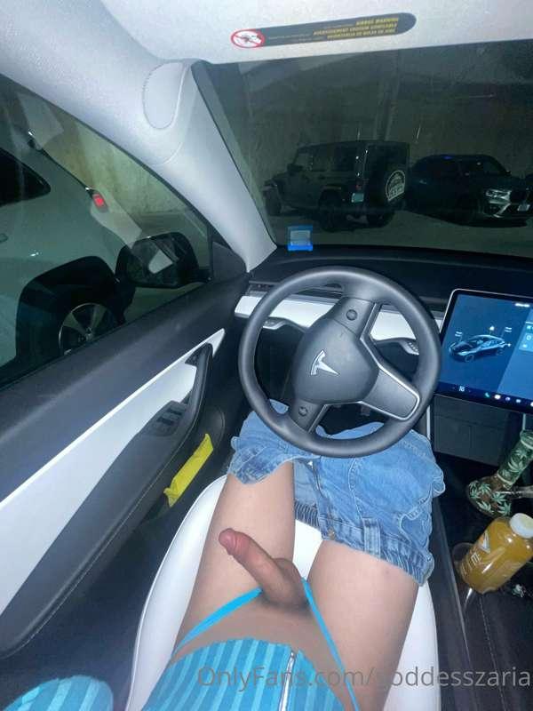 Suck me while I’m driving😁
