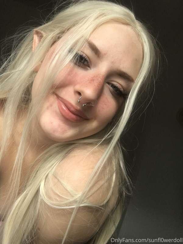sunfl0werdoll image #3