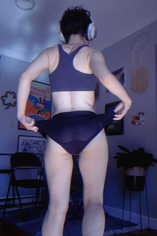 Was no one gonna tell me my undies are see-thru 😤 I've been ..