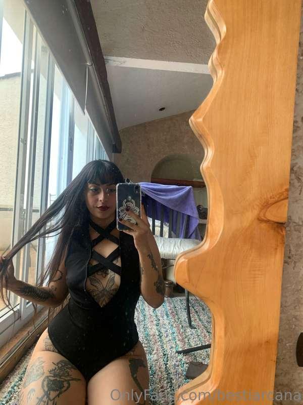 Hola amores, estaré por aquí éste mes 😈 o si me tratan bien ..