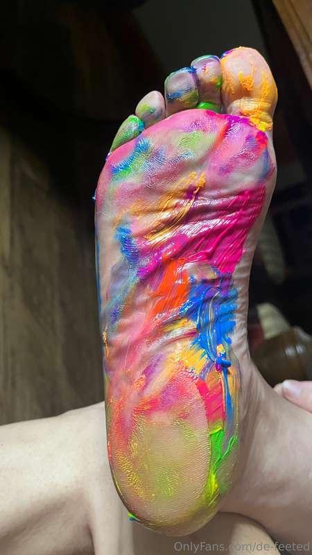 Go check out my new VIP painting with my Sole vid 🩷💙💛🩵💚🧡