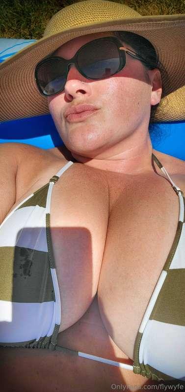 ☀️👙❤️  ♡ Flywyfe ♡