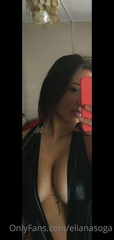 What I like most about myself are my boobs @elianasoga
