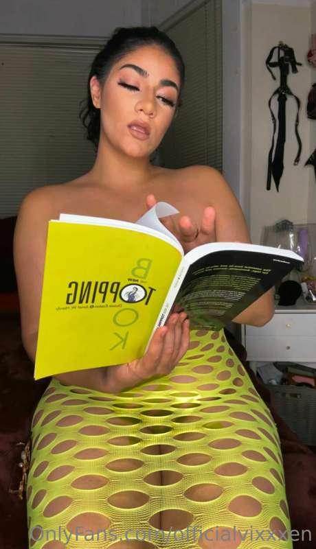 Can you take some time and "read" with me? 👀👀😏