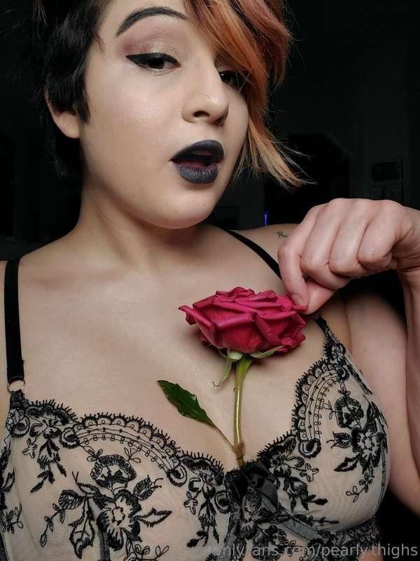 He loves me...Happy Valentines Day 💝 💕