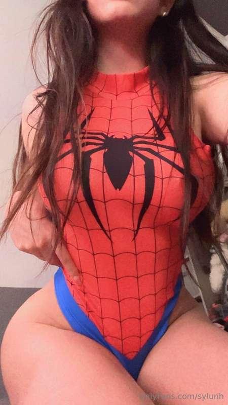 Les gustan mis cosplays ? 😳 🕷️