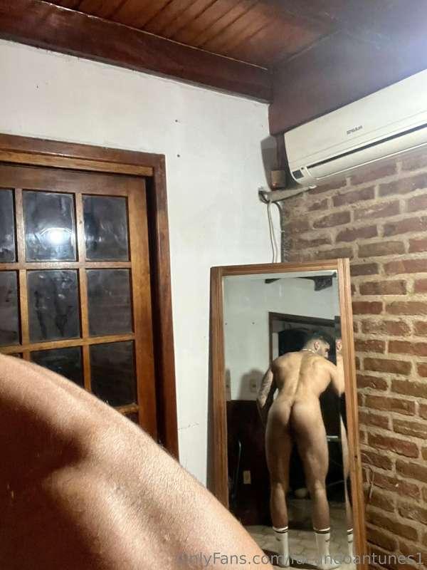 Cómo se ve mi Culo desde ahí? 🫢🍑  How does my ass look from ..
