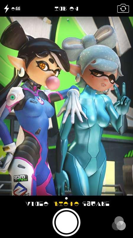 Cosplay sisters