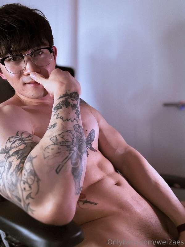 Your daddy needs some company tonight, are you interested?🤫🤫